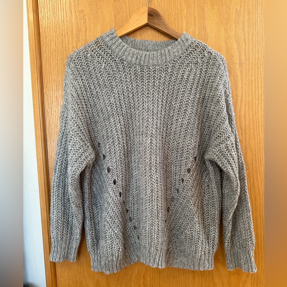 American Eagle grey knit sweater Size Small
